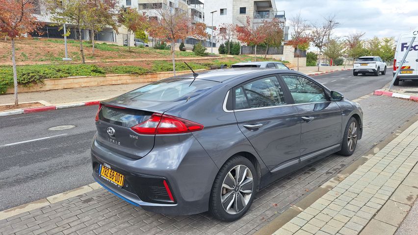 יונדאי איוניק