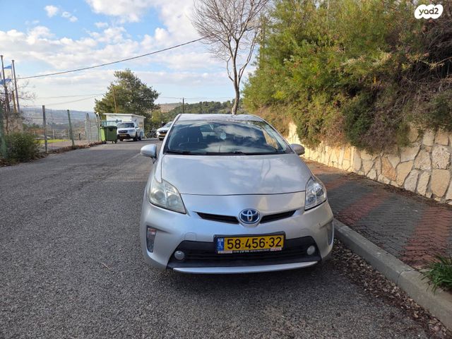 מודעת רכב טויוטה פריוס