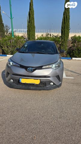 מודעת רכב טויוטה C-HR