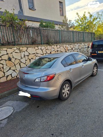 מודעת רכב מאזדה 3