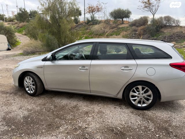 מודעת רכב טויוטה אוריס