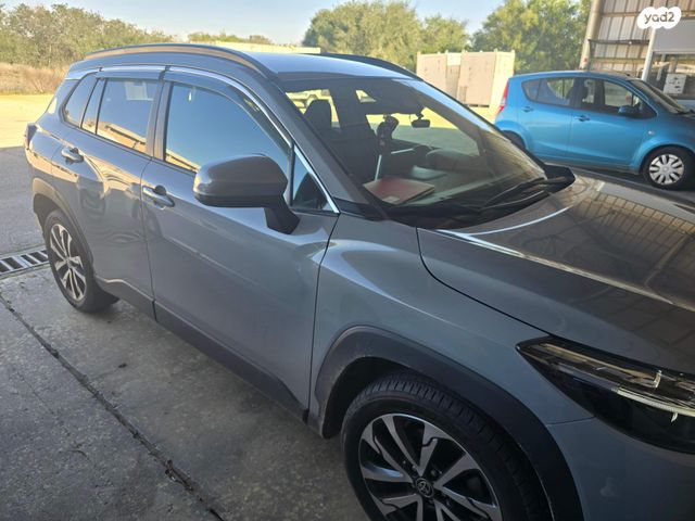 טויוטה קורולה קרוס