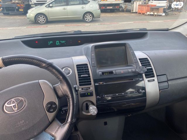 טויוטה פריוס