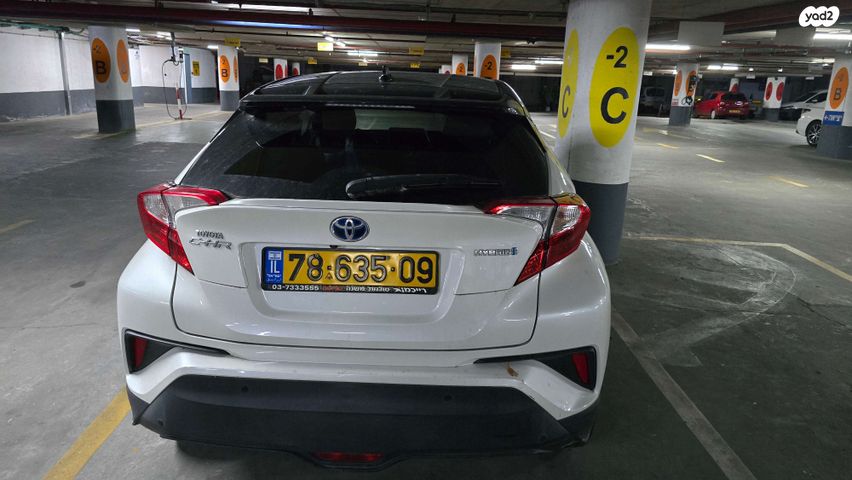 מודעת רכב טויוטה C-HR