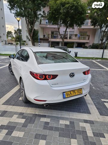מודעת רכב מאזדה 3