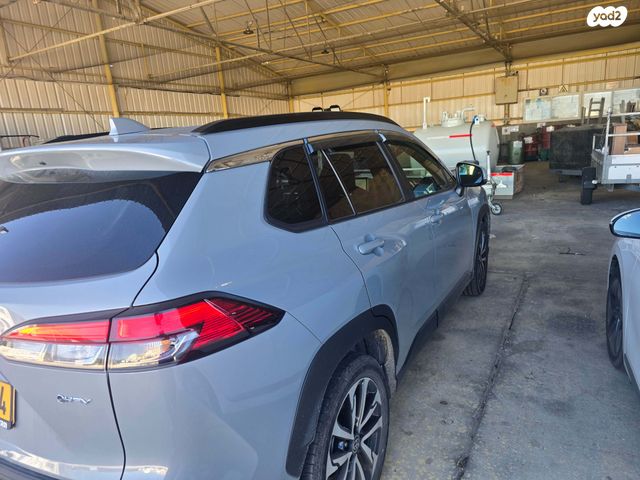 טויוטה קורולה קרוס