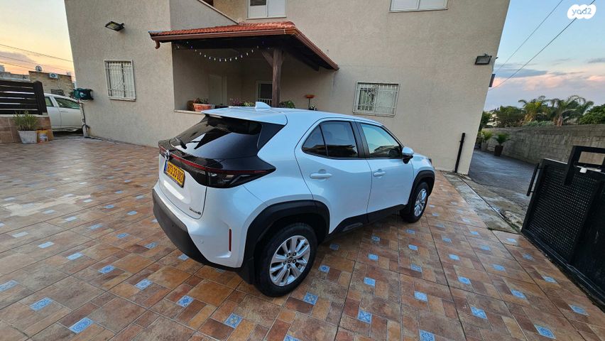 מודעת רכב טויוטה יאריס קרוס