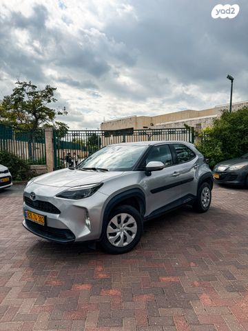 מודעת רכב טויוטה יאריס קרוס