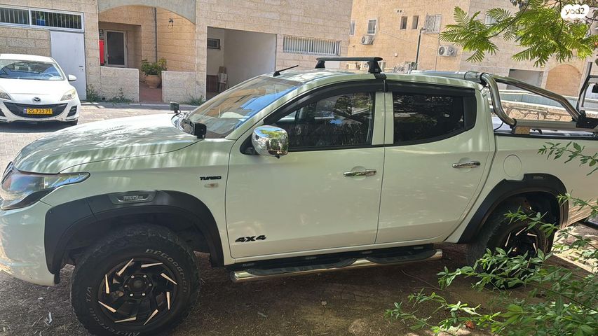 מיצובישי טרייטון / L200