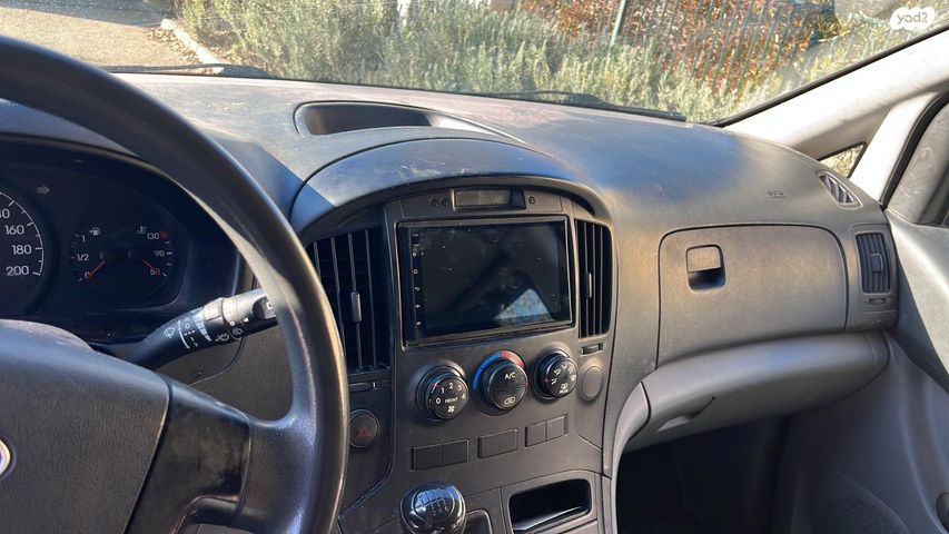 יונדאי H-1 / i800