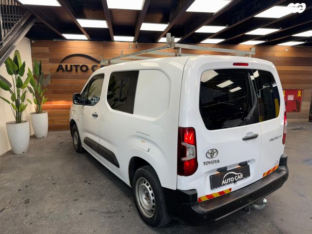 טויוטה פרואייס סיטי