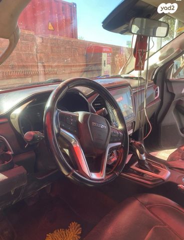 איסוזו די-מקס