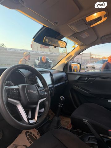 איסוזו די-מקס