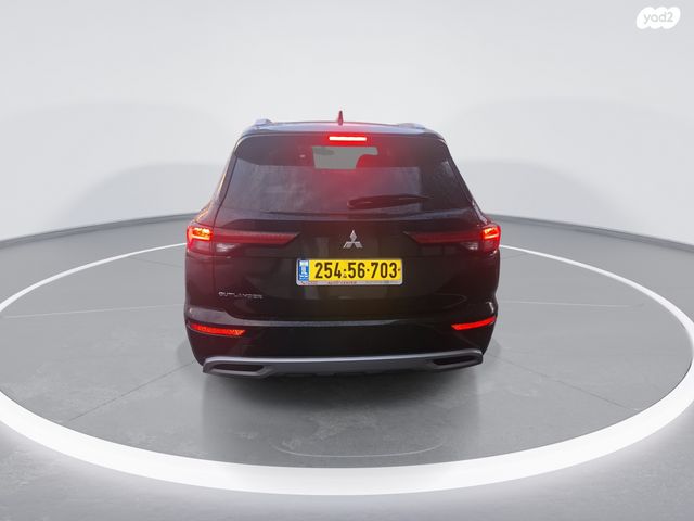 מיצובישי אאוטלנדר