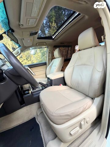 טויוטה לנד קרוזר