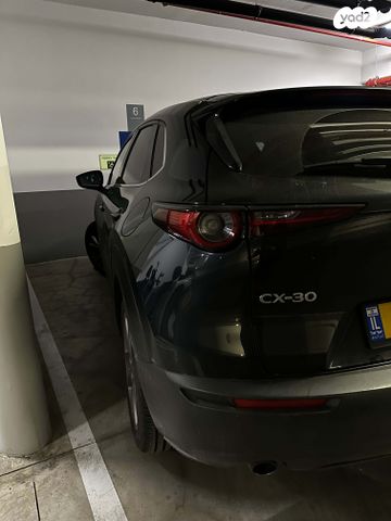 מודעת רכב מאזדה CX-30