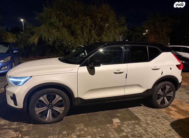 מודעת רכב וולוו XC40