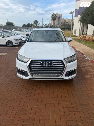 מודעת רכב אאודי Q7