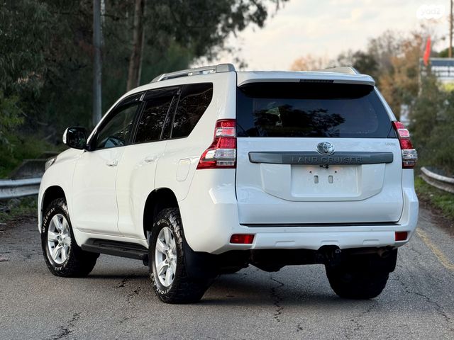 טויוטה לנד קרוזר