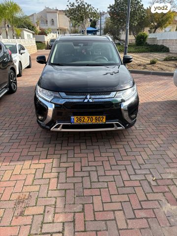 מיצובישי אאוטלנדר