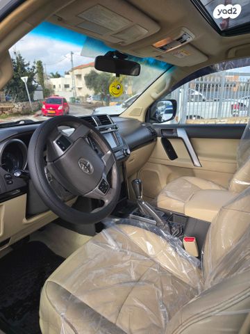 טויוטה לנד קרוזר