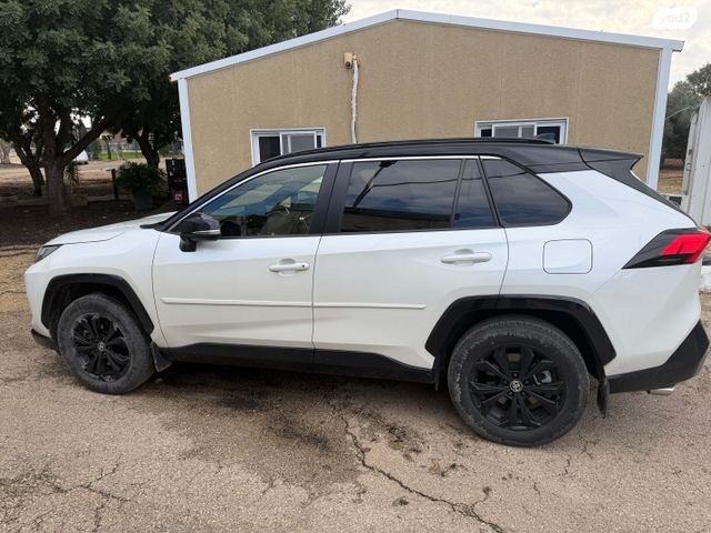 טויוטה RAV4
