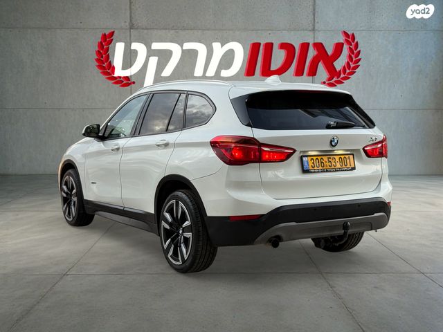 ב מ וו X1