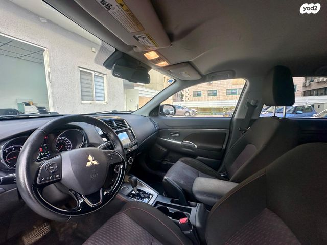 מודעת רכב מיצובישי ASX