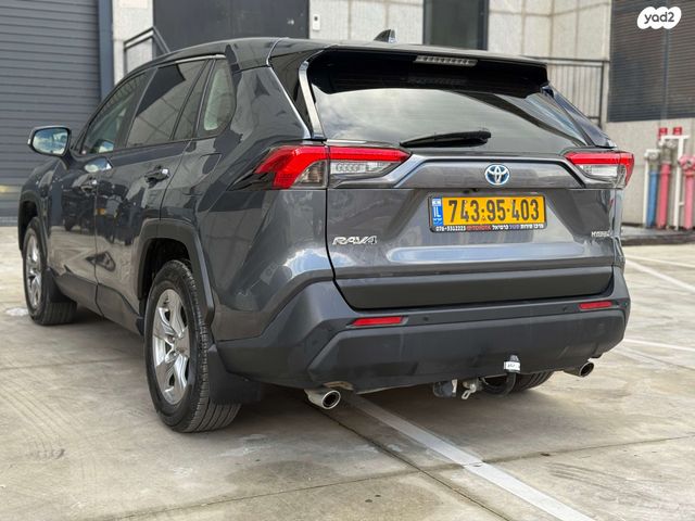 טויוטה RAV4
