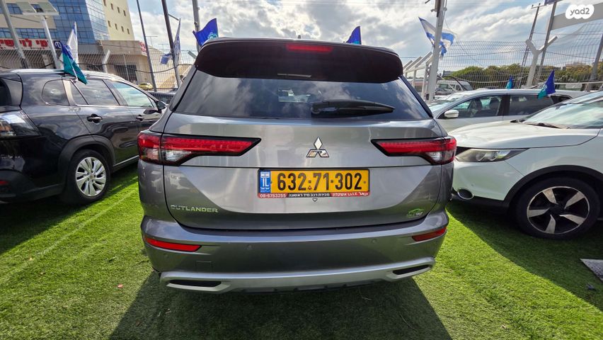 מיצובישי אאוטלנדר