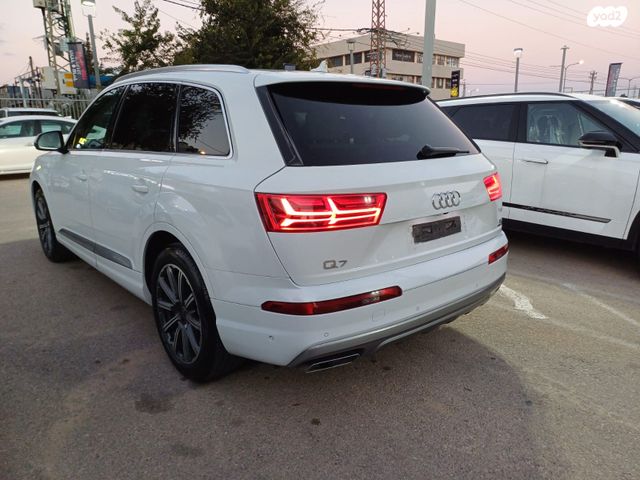 אאודי Q7