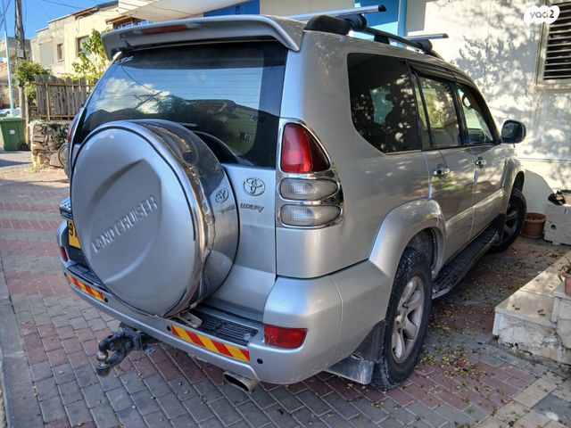 טויוטה לנד קרוזר