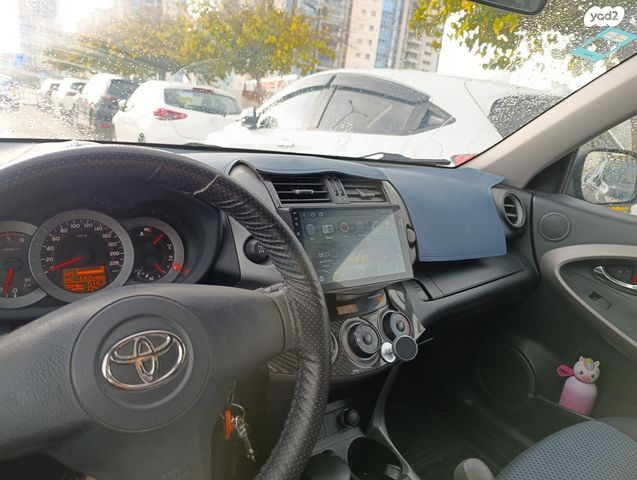 טויוטה RAV4