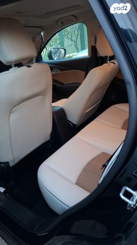 מודעת רכב מאזדה CX-3