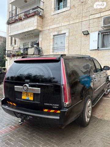 מודעת רכב קאדילק אסקלייד