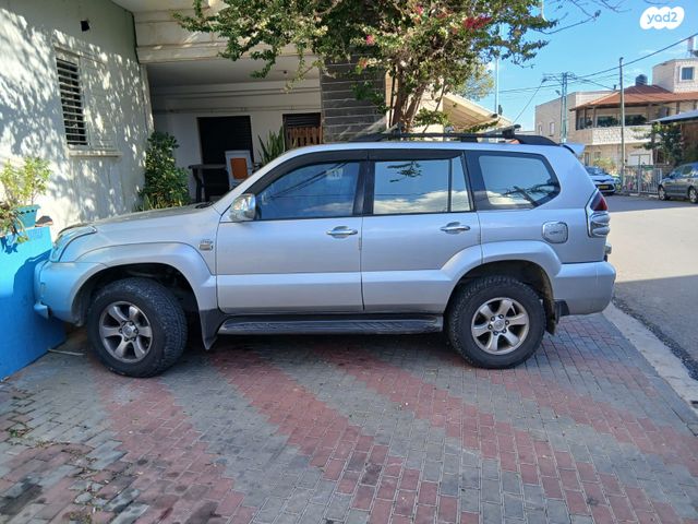 טויוטה לנד קרוזר