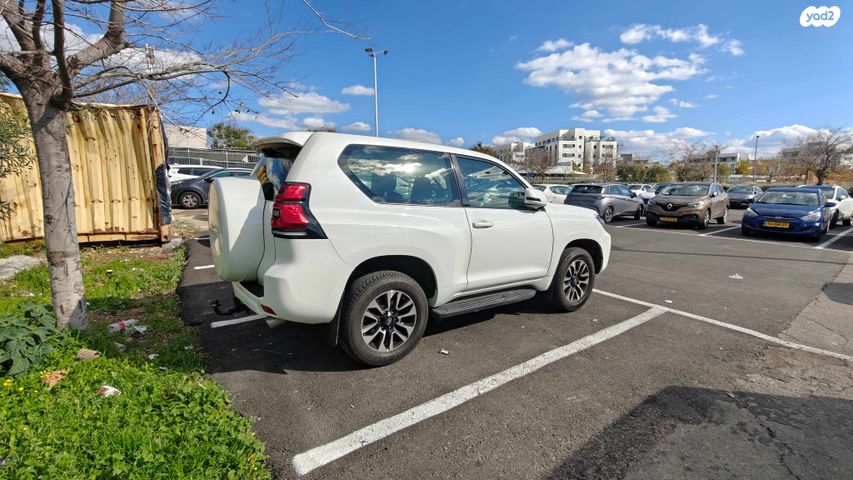 טויוטה לנד קרוזר