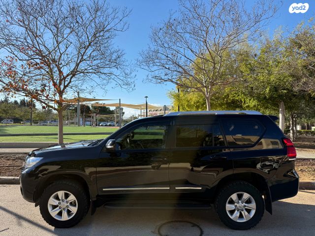 טויוטה לנד קרוזר