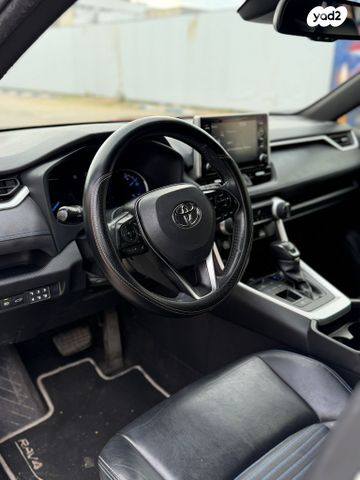 טויוטה RAV4