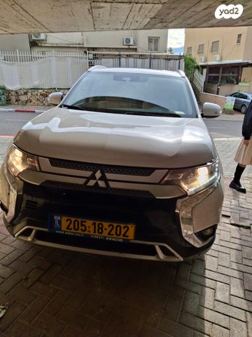 מיצובישי אאוטלנדר