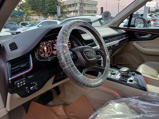 אאודי Q7