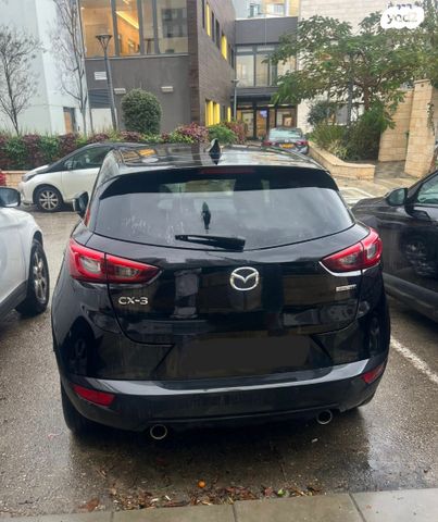 מודעת רכב מאזדה CX-3