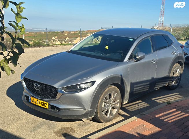 מודעת רכב מאזדה CX-30
