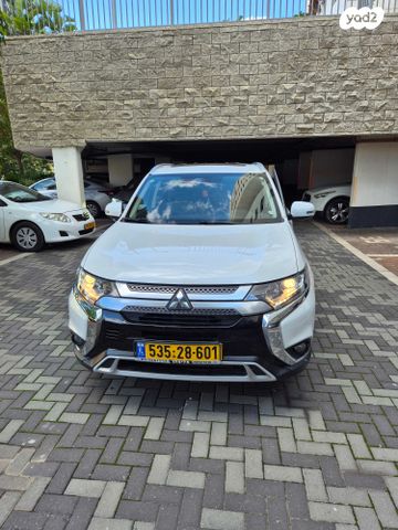 מיצובישי אאוטלנדר