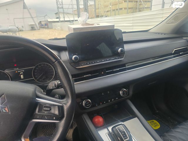 מיצובישי אאוטלנדר