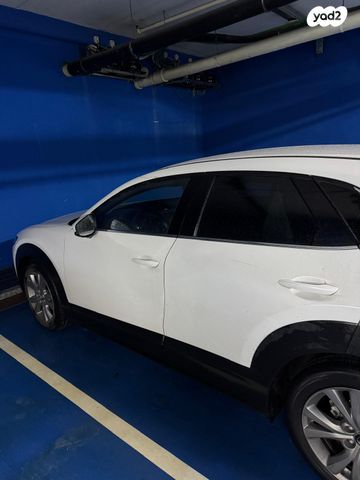 מודעת רכב מאזדה CX-30