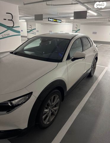 מודעת רכב מאזדה CX-30