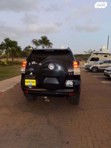 טויוטה לנד קרוזר