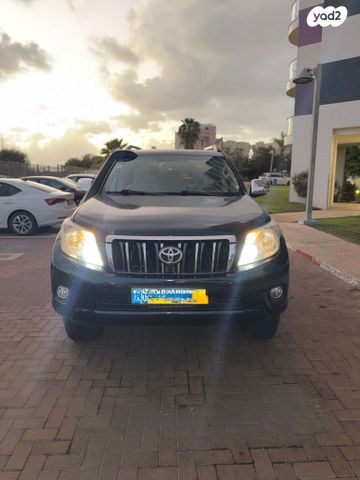 טויוטה לנד קרוזר