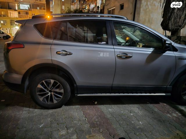 טויוטה RAV4